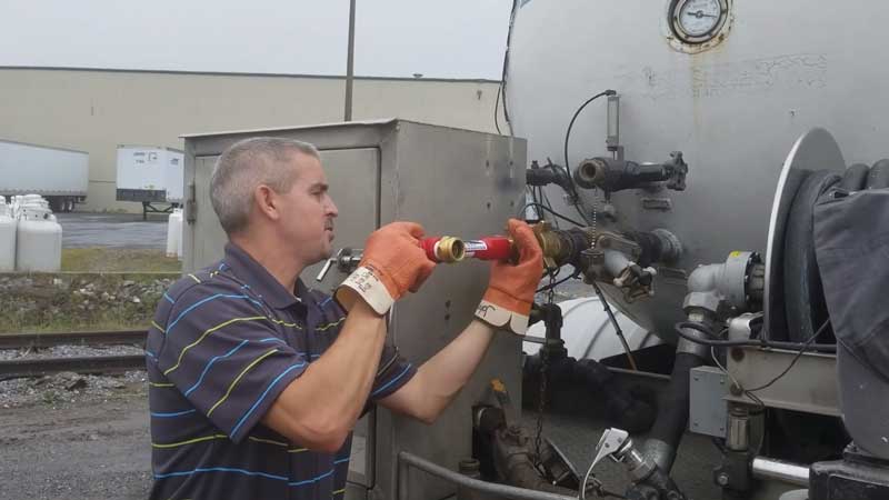 John Huggins setting up a bobtail